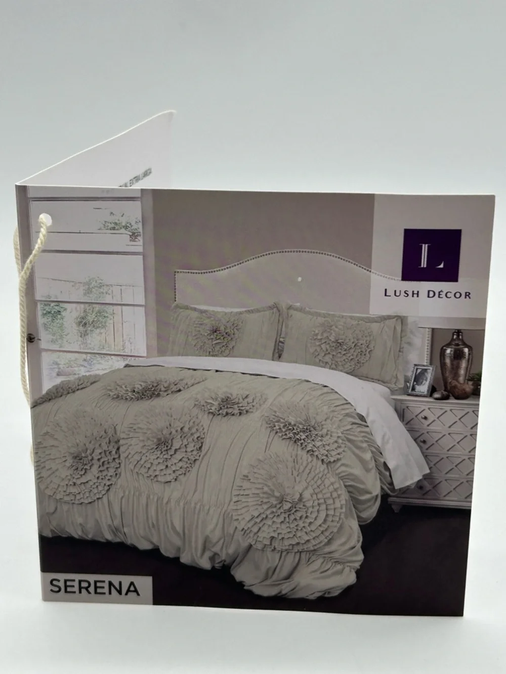 Lush Décor Serena Comforter Set King 3PC Light Gray Floral Textured New With Tag